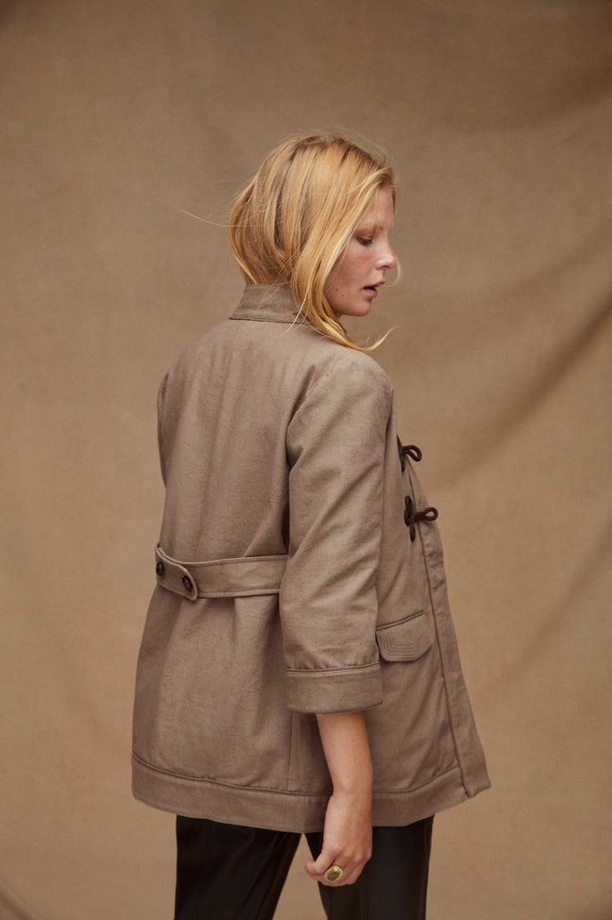 THE WEEKEND JACKET | Taupe